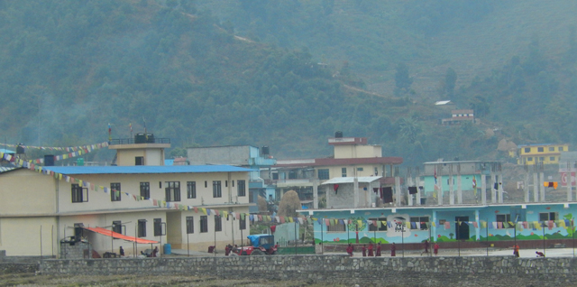 Cour de récréation de l'école monastique de Pal Ewam Namgyal Pokhara (Crédit : S.H).